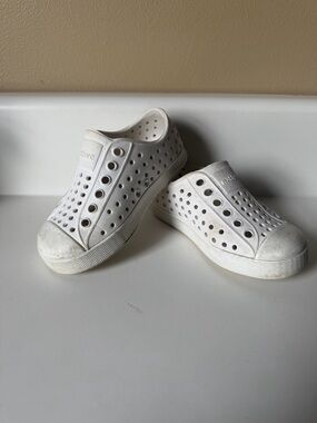 Native Kids Slip-On Sneakers in White